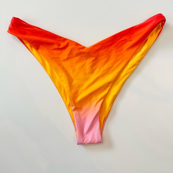 NEW WeWoreWhat Delilah Ombre Bikini Bottom Size Large - Picture 4 of 7